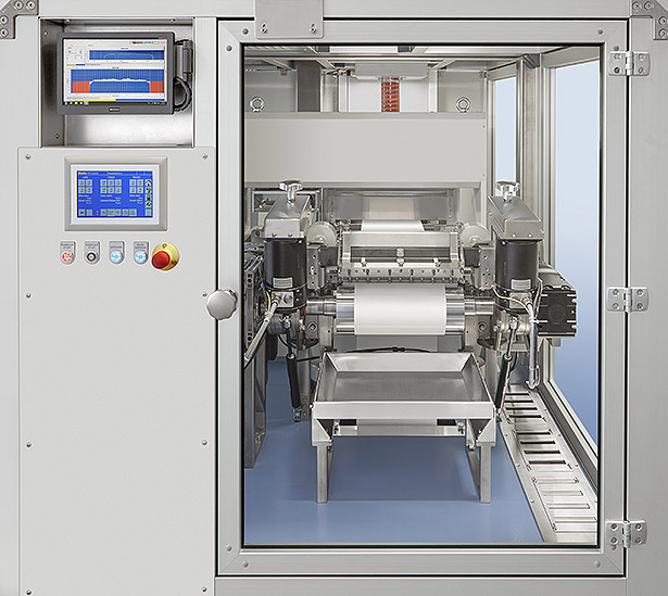 Turret winder allows roll change without production stop